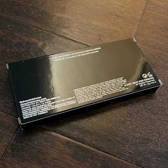 Violet Voss Essentials 2 Pro Series Eye Shadow and Pressed Pigment Palette - Picture 2 of 7